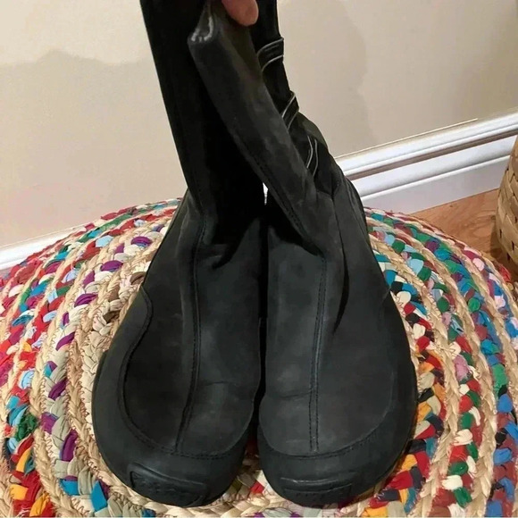 Teva black leather  boots - Picture 6 of 8